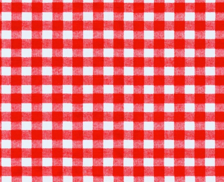 Red and white squared checkerboard quilt block